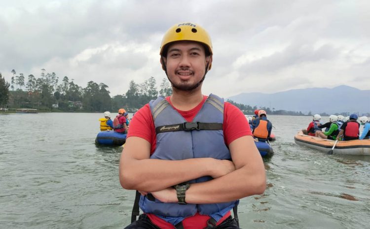  Refreshing, Andi Merpati Pilih Rafting