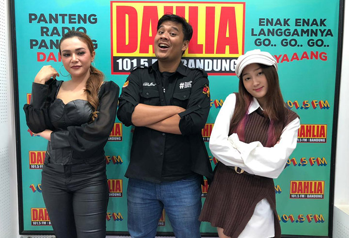 Marisha Putri Promo Radio Bareng Sandrina