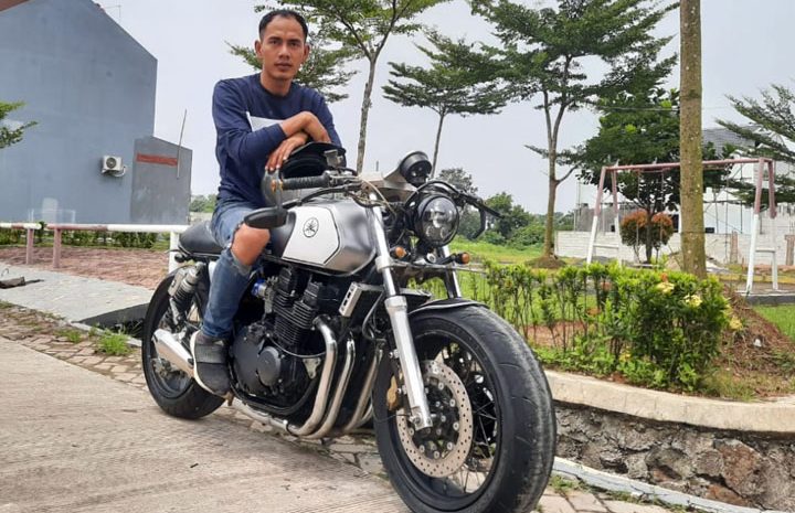 Dauz Merpati Tunggangan Baru Motor Yamaha XJR 400