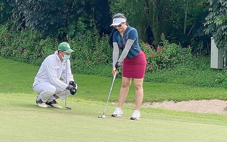 Cerita Ratu Meta Soal Sensasi di Lapangan Golf