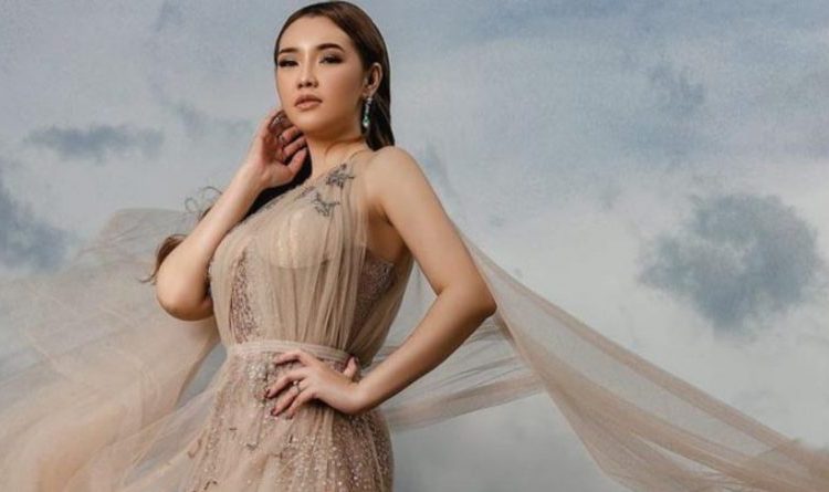 Dulu Menantang, Kini Puteri Juby Foto Sesuai Tema