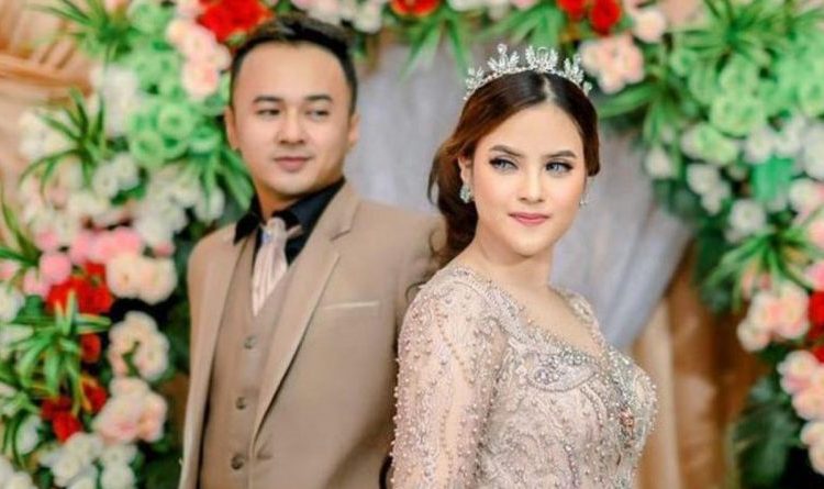 Vito Valnino John dan istri Fitria Febri