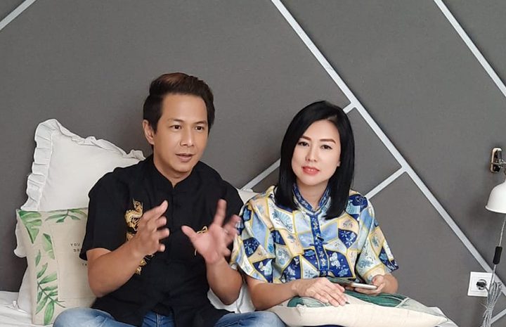  Delon dan Aida Berbagi ‘Cerita di Bulan Cinta’