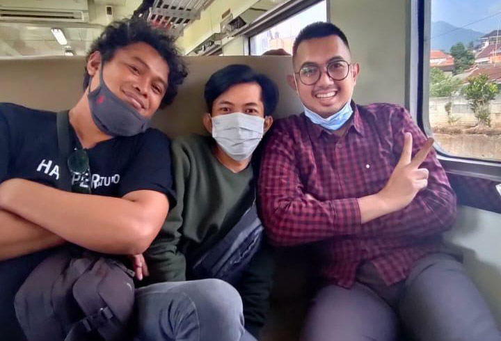 Lebaran, Ayuz Merpati Band Pulang Kampung Plus Visit Radio