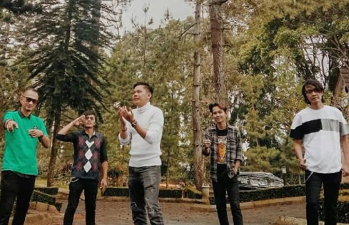 Personil Nirwana Band, Dua Kali Lebaran Bersama Keluarga